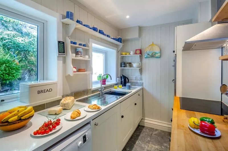 The Nook - Two Bedroom House, Sleeps 4