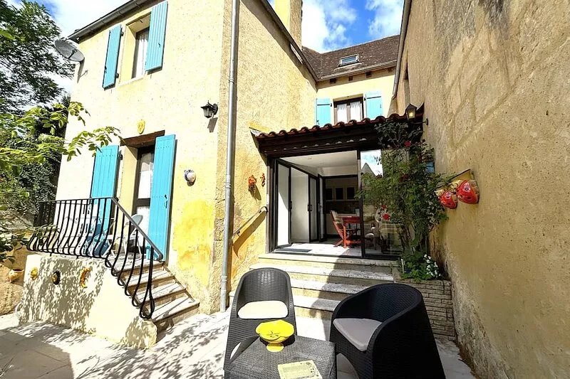 CHARMING VILLAGE HOUSE WITH PRIVATE YARD SET IN A LOVELY MEDIEVAL VILLAGE
