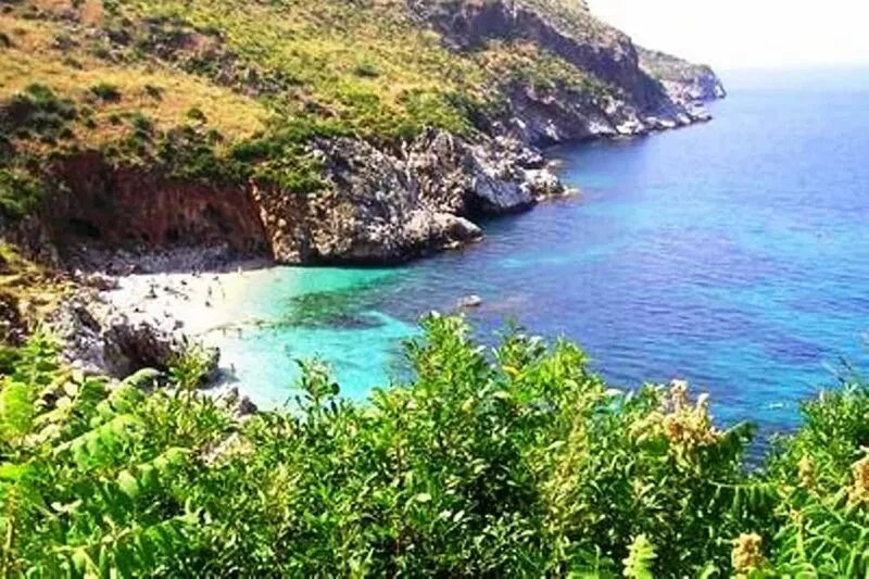 Apartment in villa 2 minutes from the sea (free wi fi, solarium, games)