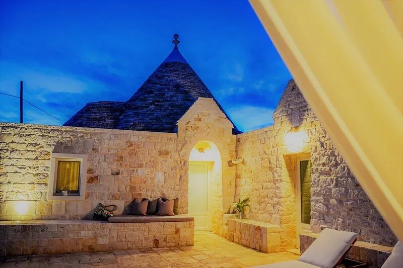 Verdeacqua Suite Trulli & Relax with Indoor Pool in Valle d'Itria