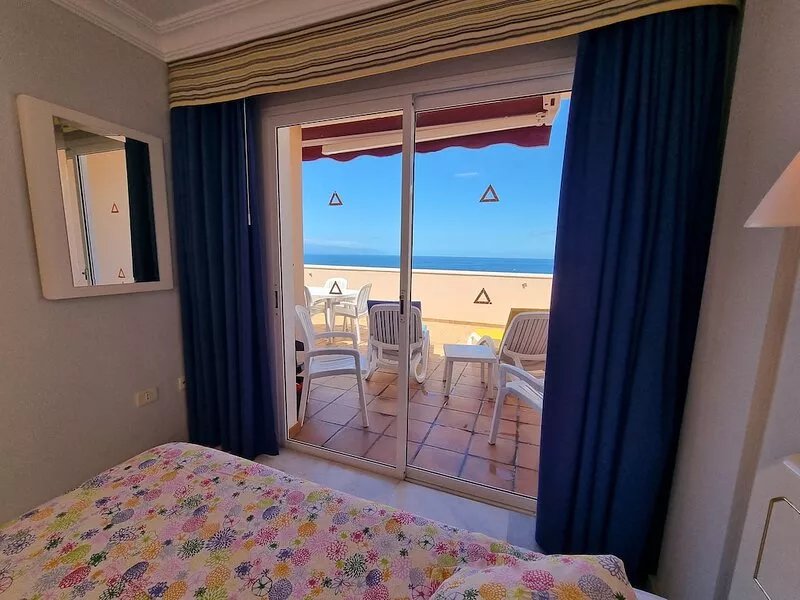 APARTMENT WITH SEA VIEWS AND FANTASTIC SUNSHINE