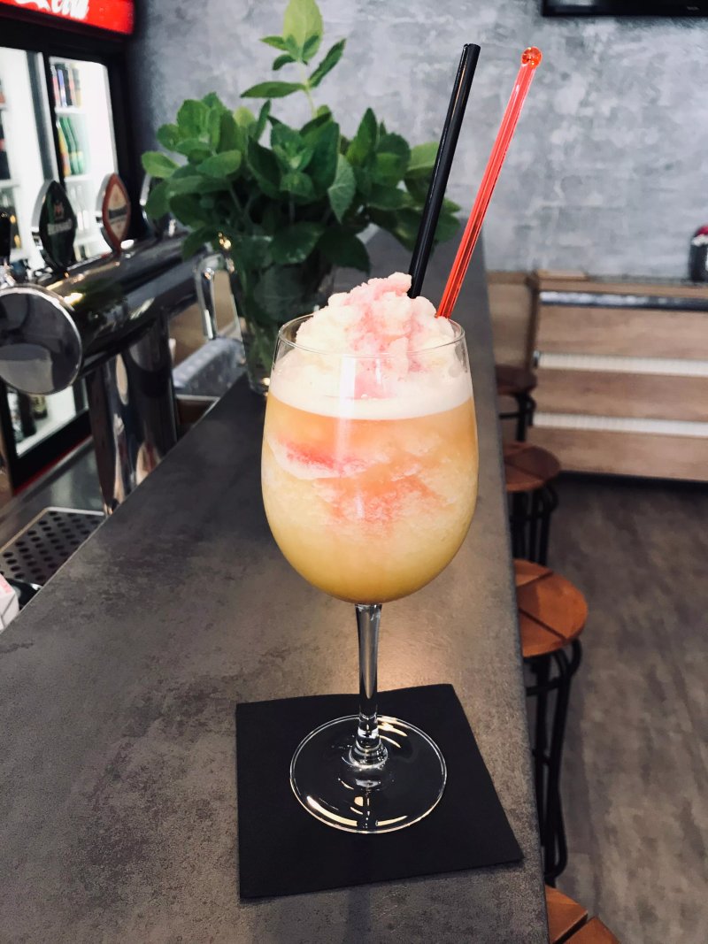 Cafe Bar