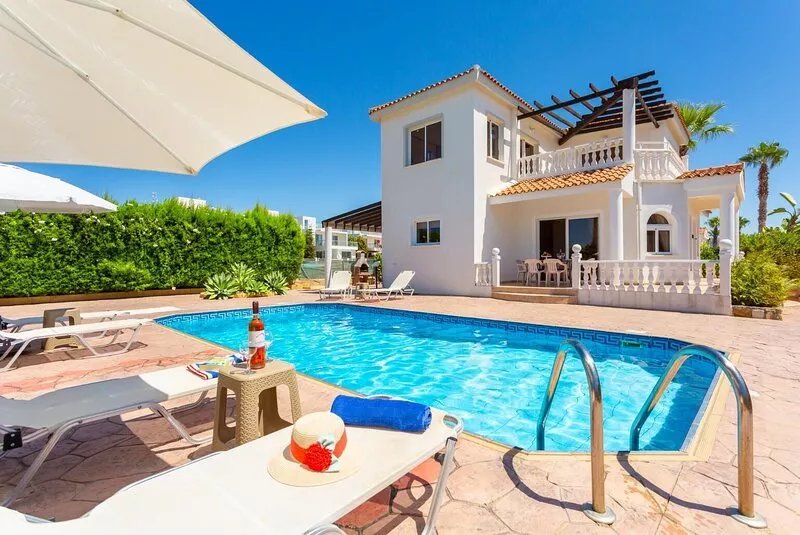 Queens Paradise 1 - Three Bedroom Villa, Sleeps 6
