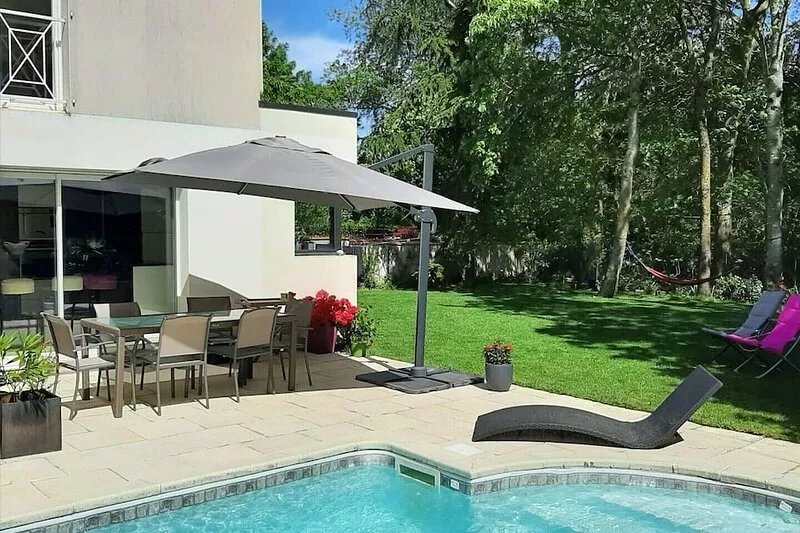 The edge of the wood. Bright villa close to La Rochelle and Ile de Ré.