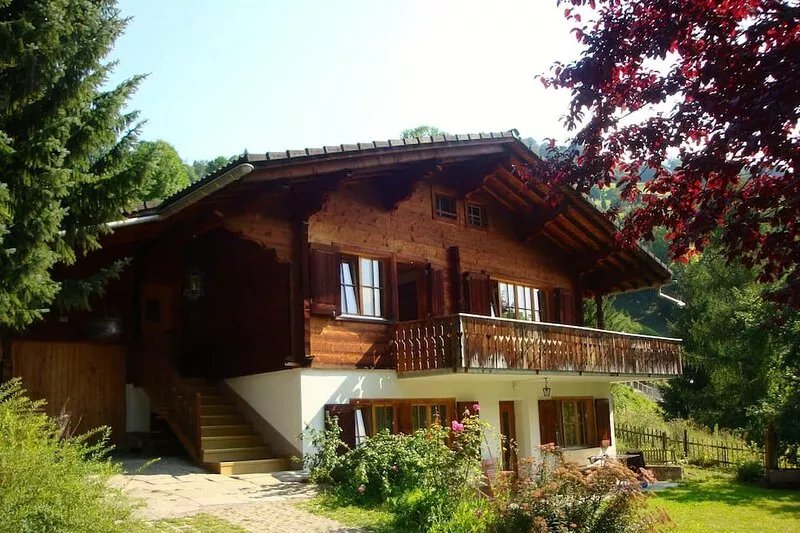 Spacious chalet with large garden on southern slope above Küblis-Klosters/Davos