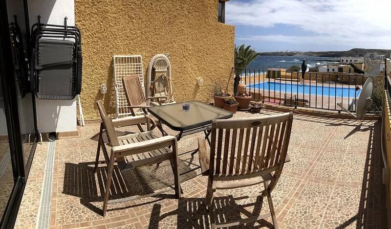 Fully equipped holiday apartment with beautiful sea view