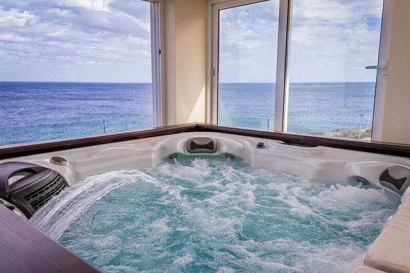 Brand new luxurious sea front apartment