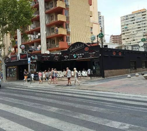 Buddies Bar