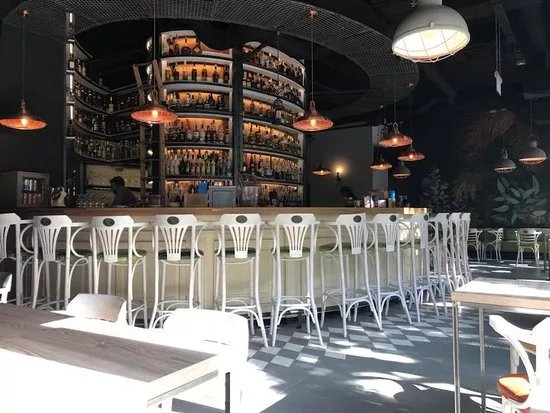 Dom Whisky Cocktail Bar