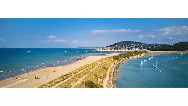 "La ****** House Dives sur mer/Cabourg 6 pers.  Sea access - swimming pool on