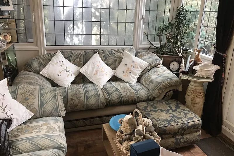 Cosy Room in a quiet and a peaceful neighbourhood.