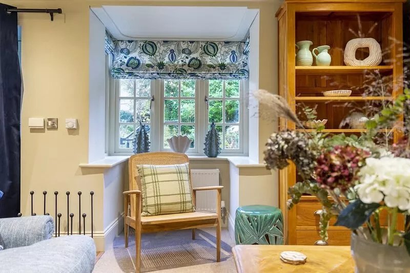 Sandsend - Gardeners Cottage - sleeps 4 guests  in 2 bedrooms