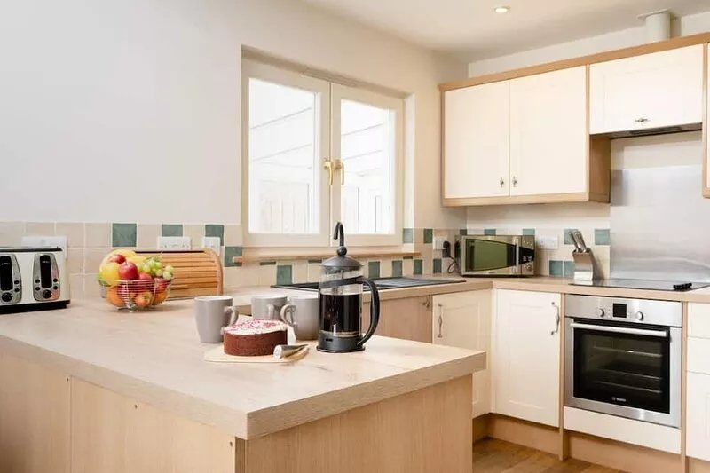 Salmon Run Lodge -  a lodge that sleeps 6 guests  in 3 bedrooms