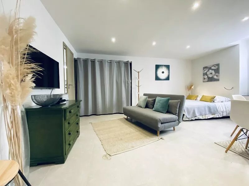 ST-TROPEZ studio 70m from the Port of St-Tropez & 600m from the beach