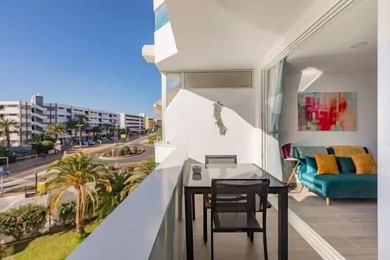 Renovated 1-bedroom apartment close to Yumbo.