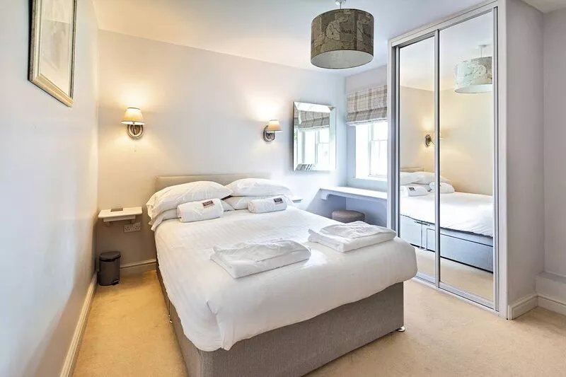 The Milking Parlour Grande -9 bedroom property with hot tub