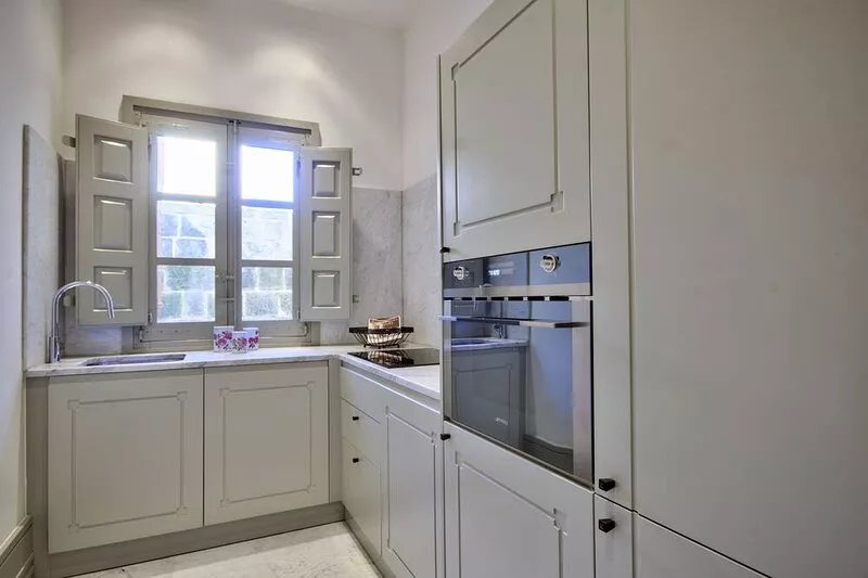 Luxury apartment no. 2 in a restored Palazzo, 1 bedroom & 1 bathroom – Central
