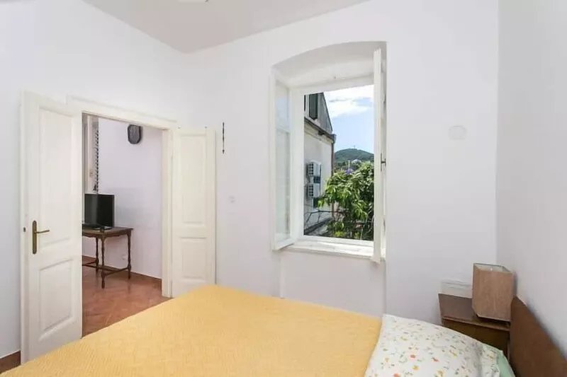 Apartment Tranquilo- Two Bedroom Apartment with Garden View