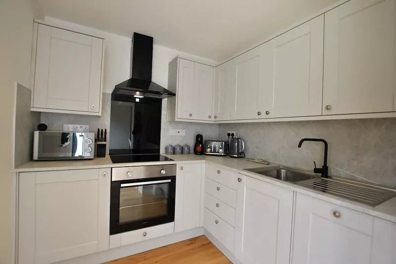 Creel Cottage- stylish cottage near the sea