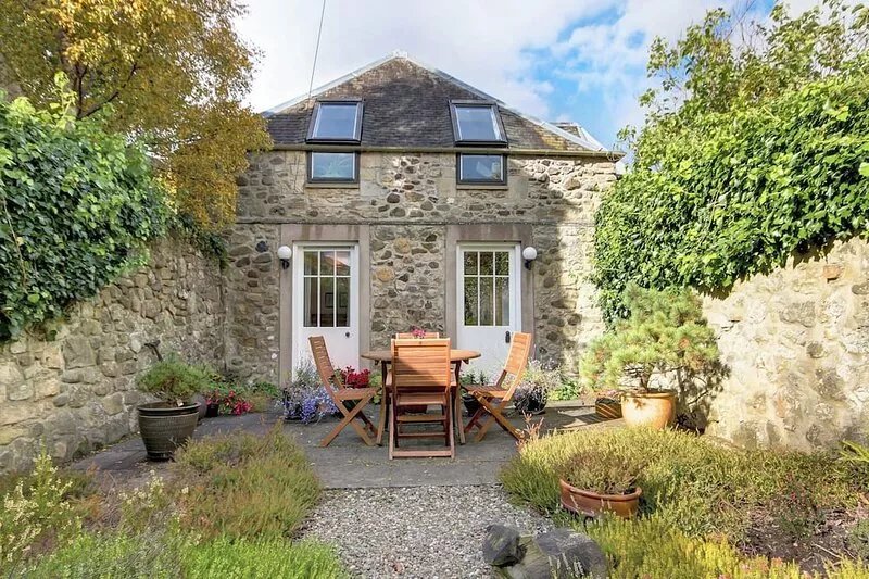 2 bedroom accommodation in Linlithgow, near Edinburgh