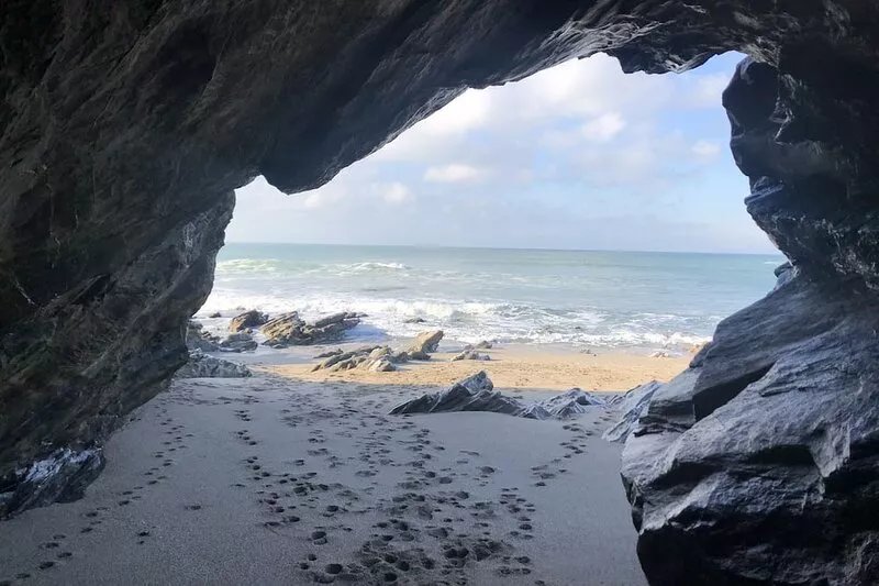 Perfect Escape for an Winter Weekend- Wild Seas, Stunning Coast & Windy Walks!