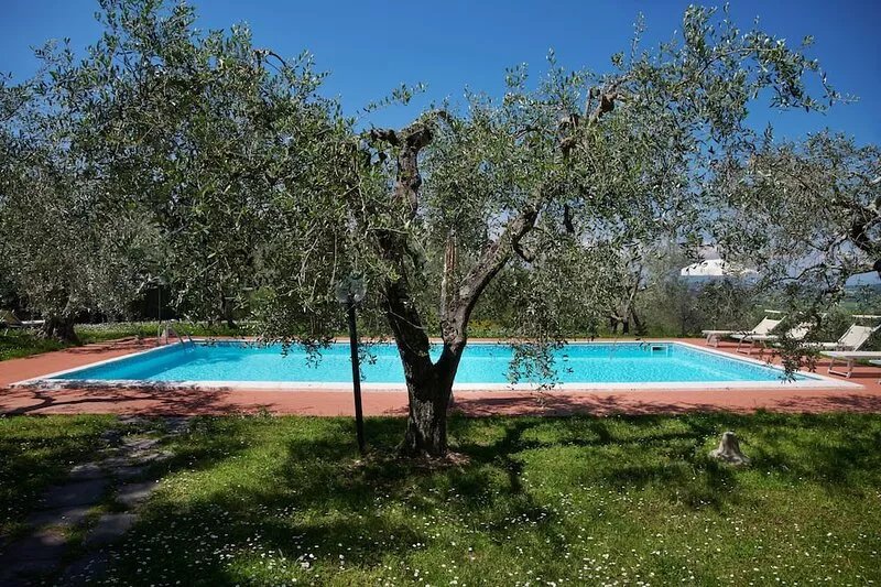 Bright villa between Florence (20 km), Siena (50) -1 km from the village Air