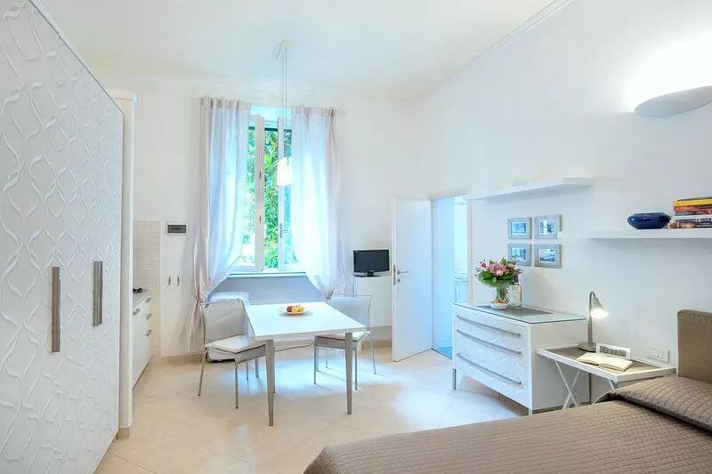 Nice City studio apartment, very close to 'Santa Croce' Church (50 m),