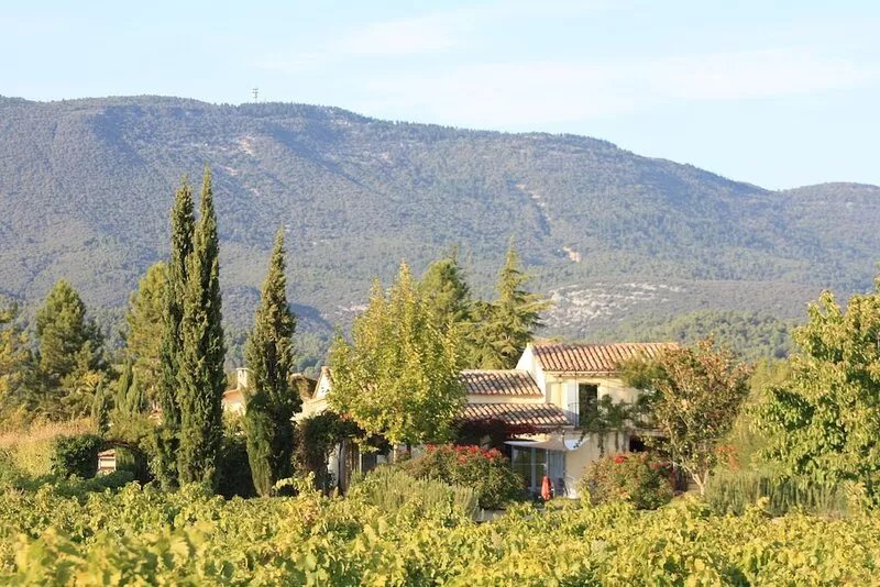 A  GOOD DEAL FOR SEPTEMBER: A PEACEFUL HEAVEN IN THE HEART OF LUBERON