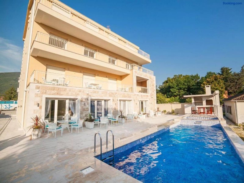 Sea Point II Apart Hotel Tivat