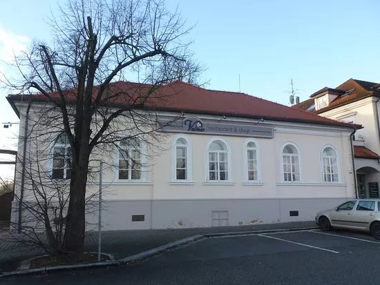 Zajezdni hostinec U Slovanske lipy