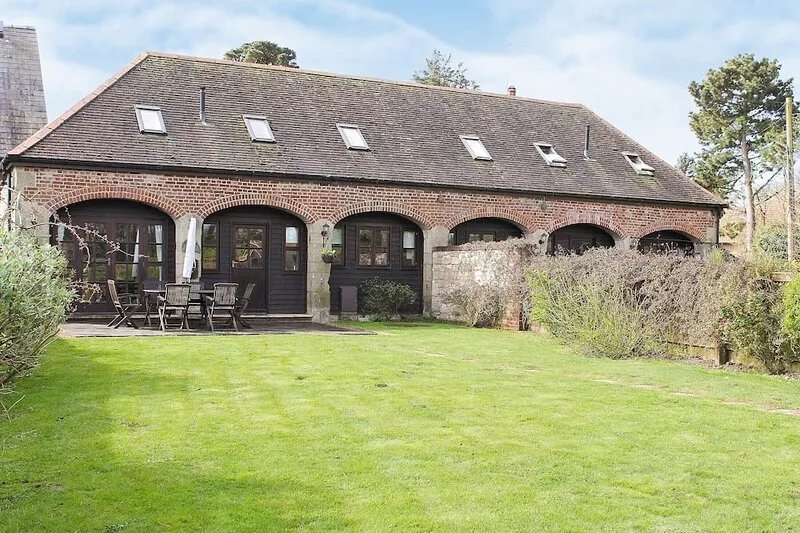 2 bedroom accommodation in Apse Wood, near Shanklin