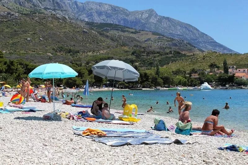 Three bedroom apartment with balcony and sea view Krvavica, Makarska (A-18911-d)