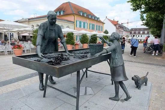 Schwetzinger Spargelfrau