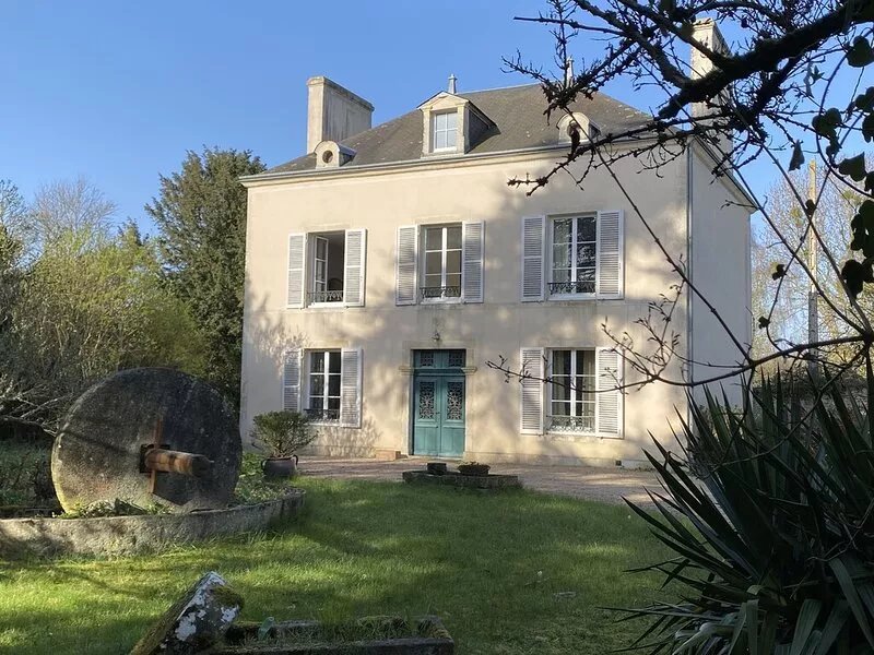 Beautiful old 5 bedroom family house in peaceful and tranquil location