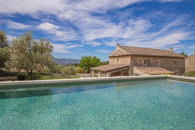 Hamlet house with pool, quiet, with great view, near Gordes