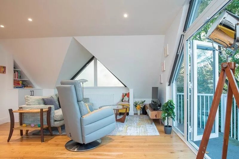 Radiant Penthouse on the Banks of the Thames