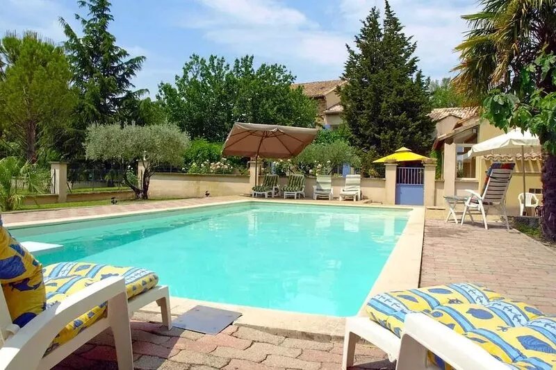 Homerez - Villa in Althen-des-Paluds