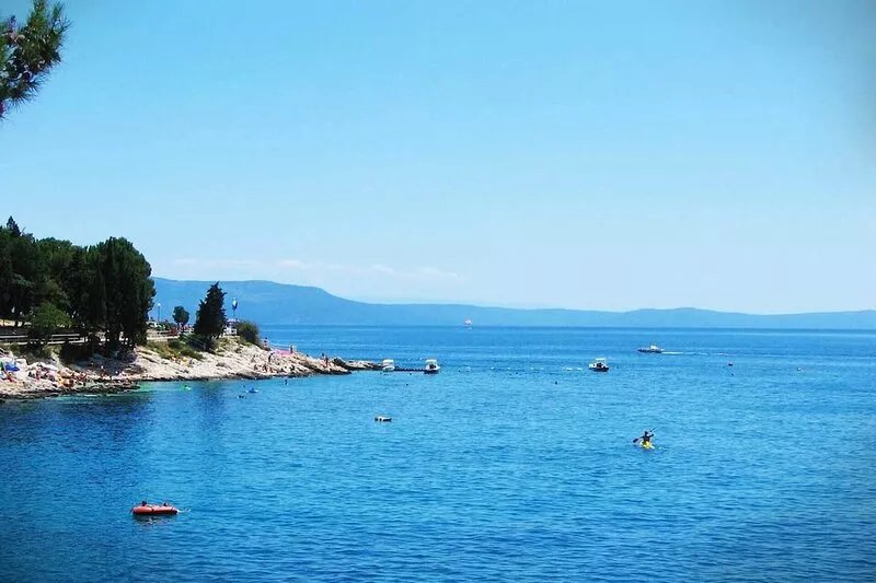 Quiet and secluded, minutes to beach, private pool in a wonderful garden