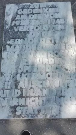 Denkmal fur Verfolgten und Ermordeten Sinti und Roma