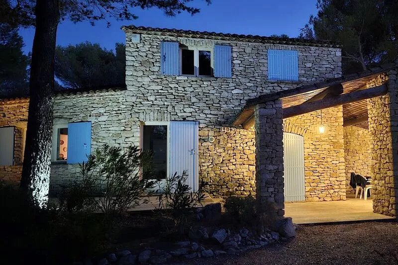 Farmhouse with pool and all mod cons in large piece of land, quiet