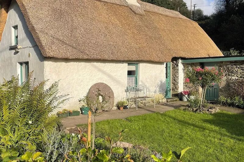 Traditional Irish Cottage located in outstanding scenery