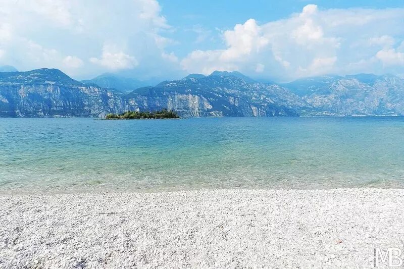 Apartment with 2 rooms and beautiful lake view