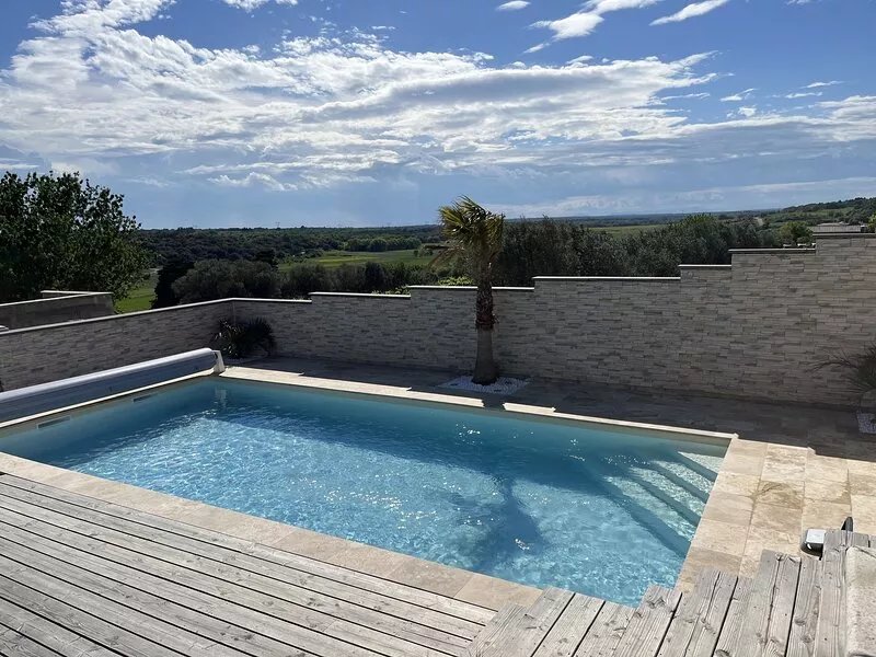 Magnificent villa Chloéline: Swimming pool and superb view