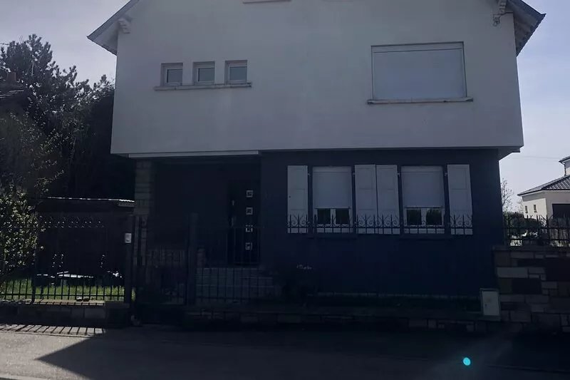 House with heated pool and games room