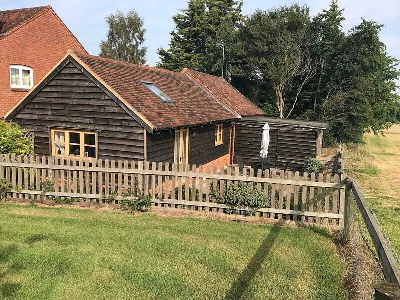 Little Oak Barn, delightful barn in a beautiful quiet setting, sleeps 2 only.