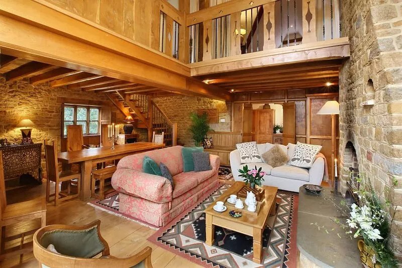 Beautifully crafted,  open plan luxury near Great Tew