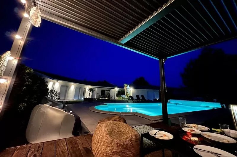 Peaceful villa in the heart of the entre-deux mers vineyards, 15min from