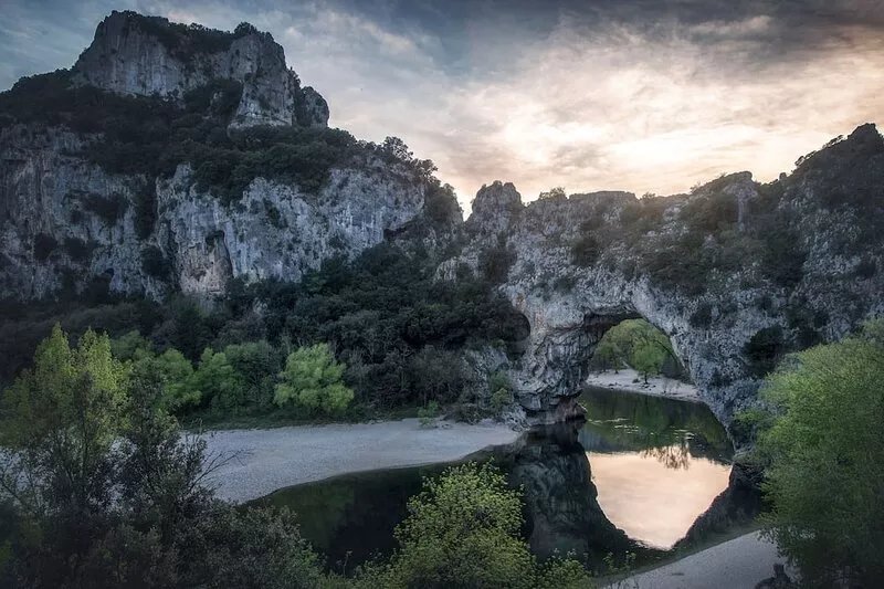 Gîte Léonie " Entre Cèze et Ardèche " 30430 BARJAC