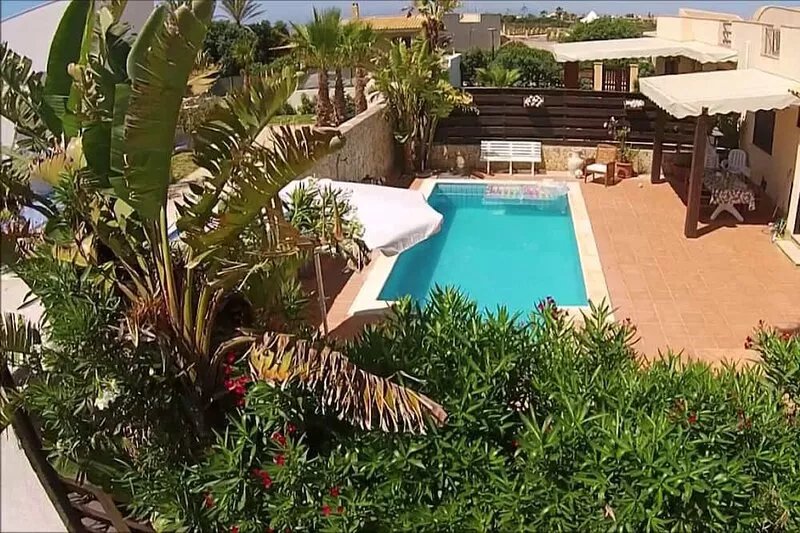 " VILLA  PINO " with pool for smart working only 50m from the see