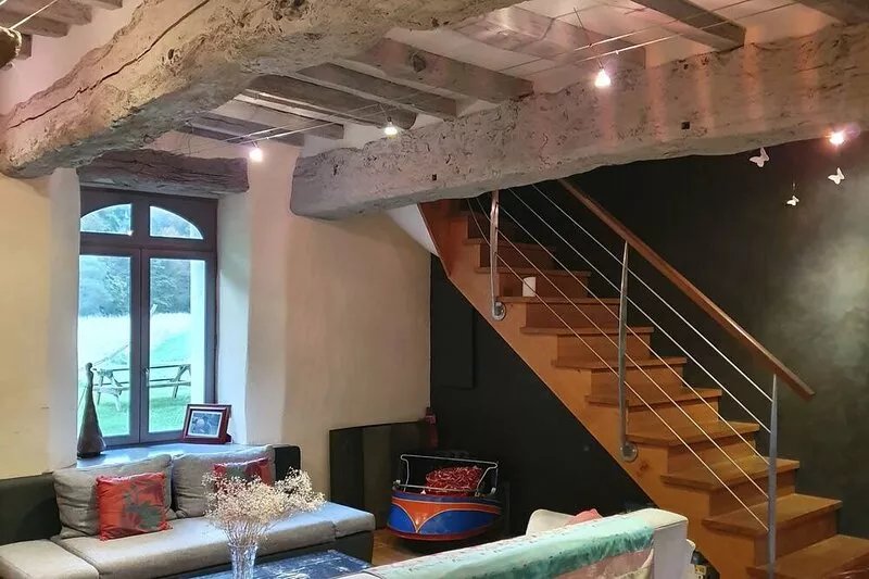 Superb 17th century house. Tranquility. Games room / Trampoline
